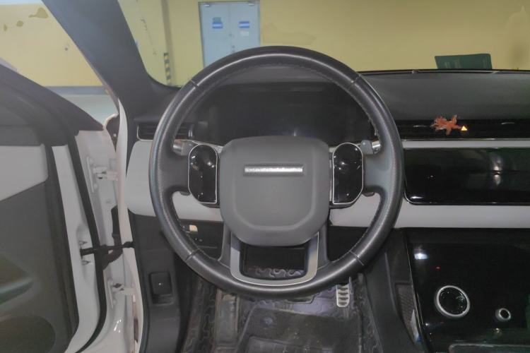Used Land Rover Range Evoque 2020 249 PS R-DYNAMIC SE Sport Technology Edition Steering Wheel