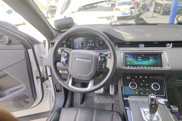 Used Land Rover Range Evoque 2020 249 PS R-DYNAMIC S Sport Edition Steering Wheel