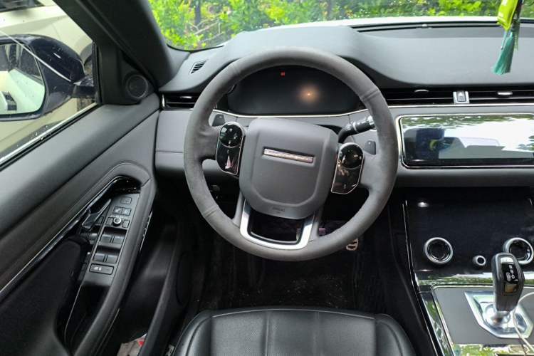 Used Land Rover Range Evoque 2020 249 PS R-DYNAMIC S Blackened Sport Technology Edition Steering Wheel