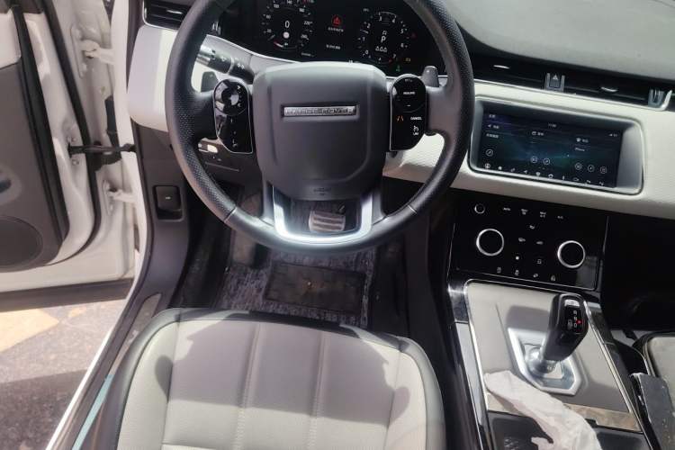 Used Land Rover Range Evoque 2020 249 PS R-DYNAMIC S Sport Edition Steering Wheel
