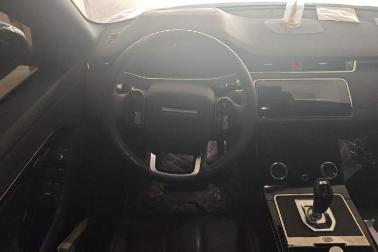 Used Land Rover Range Evoque 2020 249 PS R-DYNAMIC SE Sport Technology Edition Steering Wheel