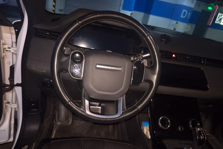 Used Land Rover Range Evoque 2020 249 PS R-DYNAMIC SE Sport Technology Edition Steering Wheel