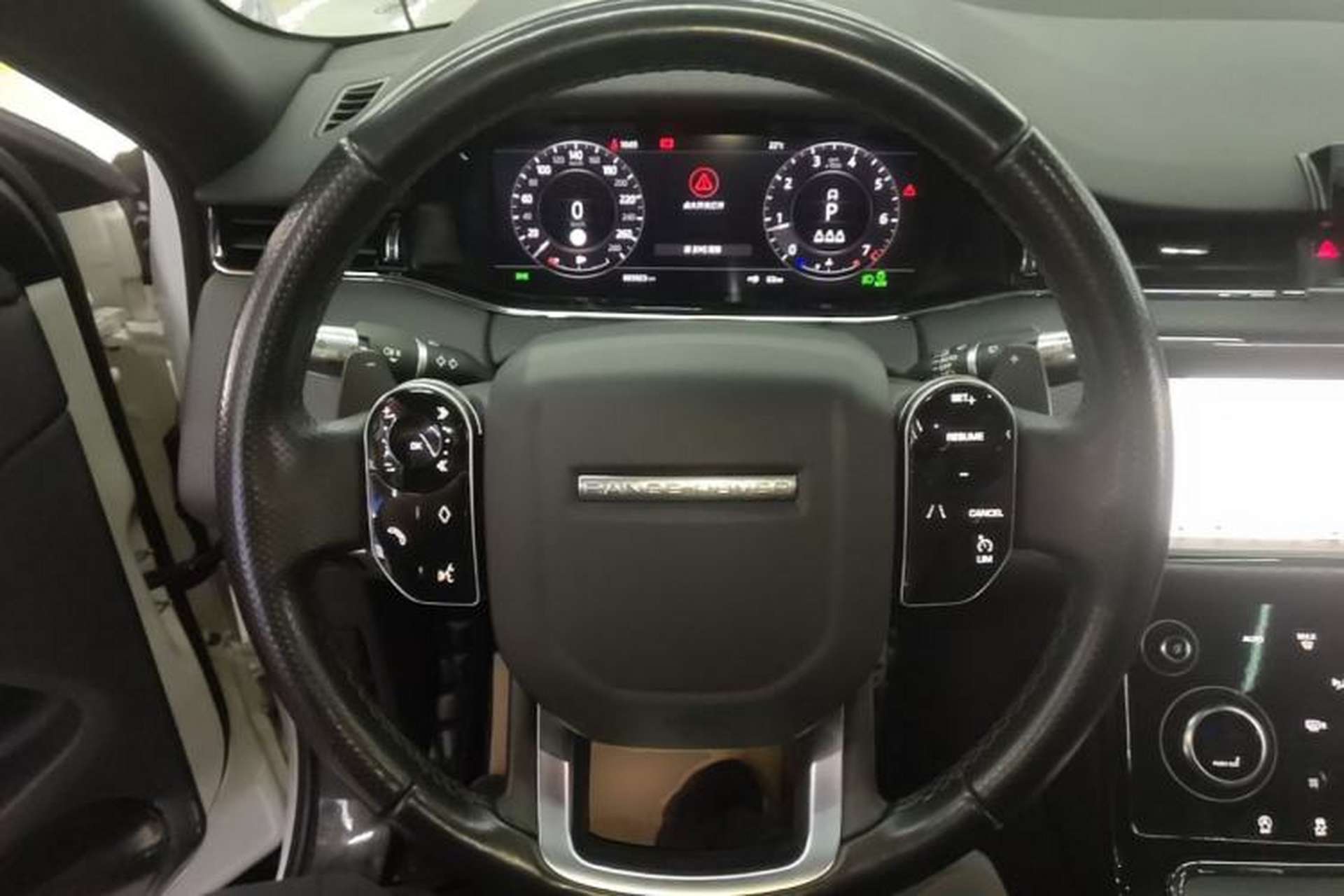 Used Land Rover Range Evoque 2020 249 PS R-DYNAMIC S Sport Edition Steering Wheel