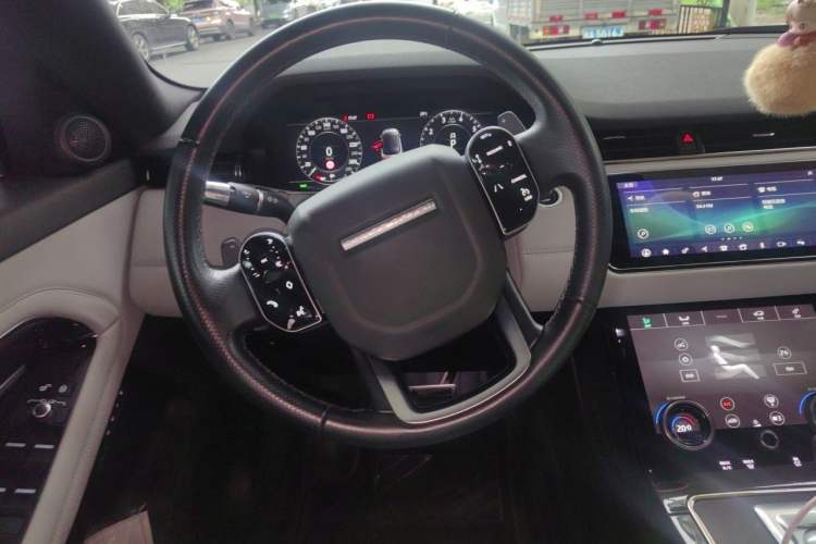 Used Land Rover Range Evoque 2020 249 PS R-DYNAMIC SE Sport Technology Edition Steering Wheel