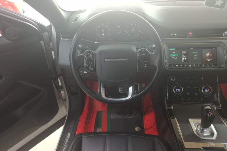 Used Land Rover Range Evoque 2020 249 PS R-DYNAMIC S Sport Edition Steering Wheel