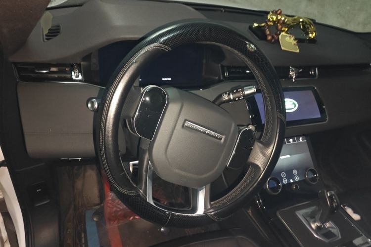 Used Land Rover Range Evoque 2020 249 PS R-DYNAMIC SE Sport Technology Edition Steering Wheel