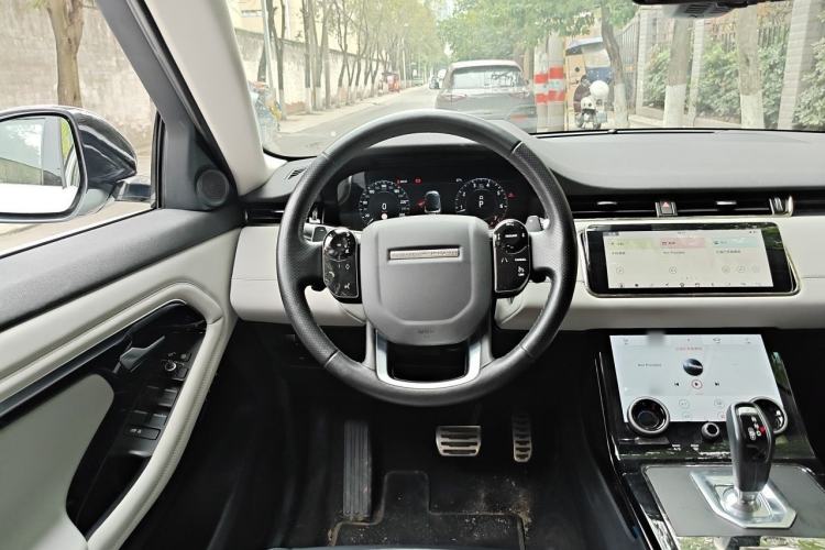 Used Land Rover Range Evoque 2020 249 PS R-DYNAMIC SE Sport Technology Edition Steering Wheel