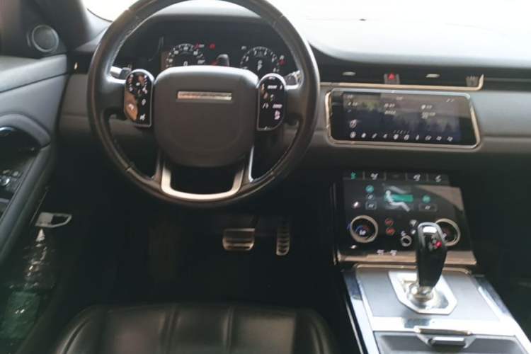 Used Land Rover Range Evoque 2020 249 PS R-DYNAMIC SE Sport Technology Edition Steering Wheel