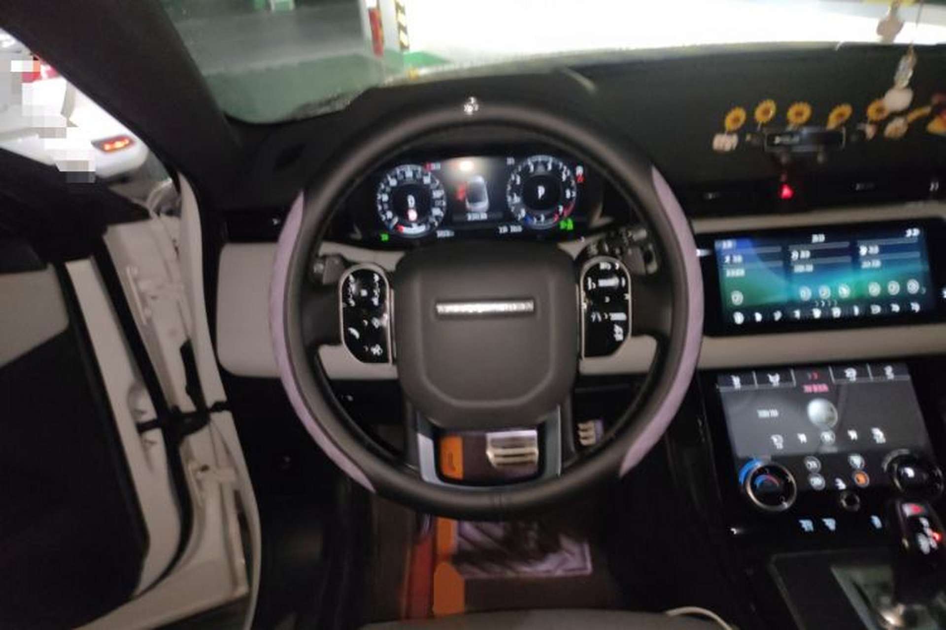 Used Land Rover Range Evoque 2020 249 PS Youth Edition Steering Wheel