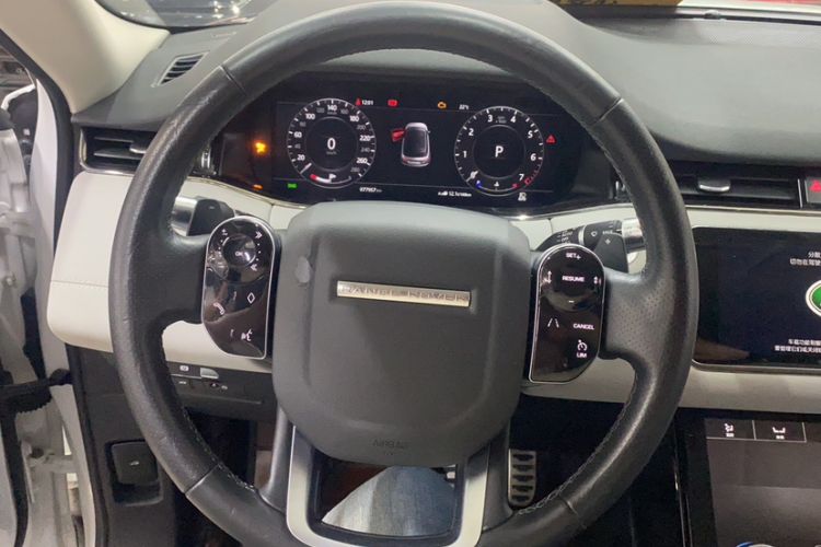 Used Land Rover Range Evoque 2020 249 PS R-DYNAMIC SE Sport Technology Edition Steering Wheel