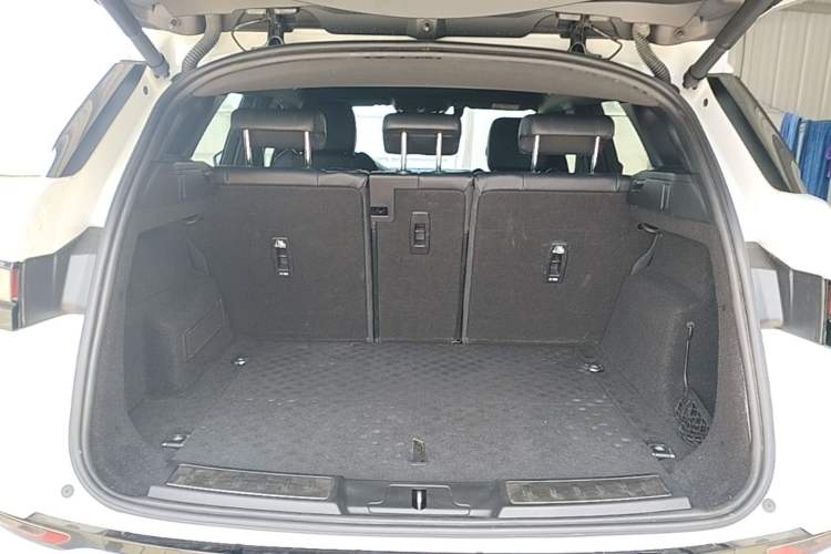 Used Land Rover Range Evoque 2020 249 PS R-DYNAMIC S Sport Edition Trunk