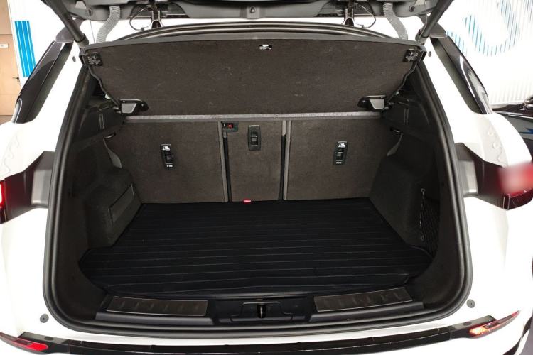 Used Land Rover Range Evoque 2020 249 PS R-DYNAMIC S Blackened Sport Technology Edition Trunk