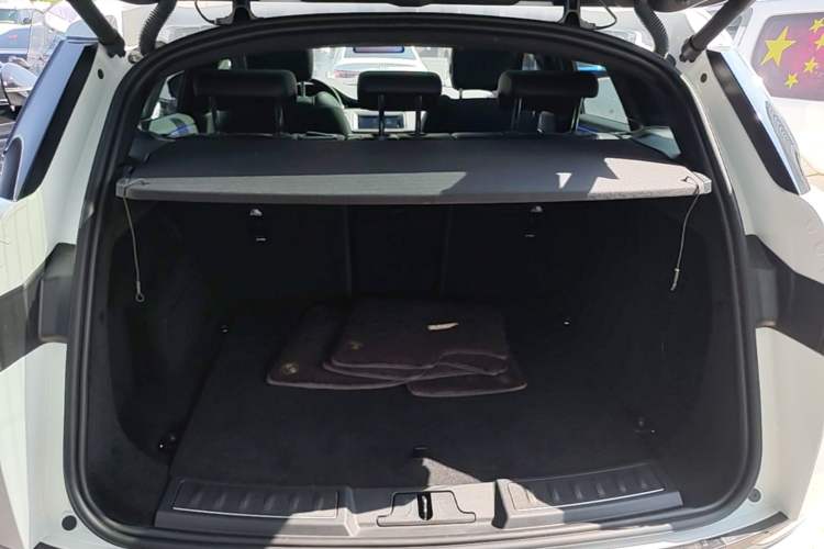 Used Land Rover Range Evoque 2020 249 PS R-DYNAMIC S Sport Edition Trunk