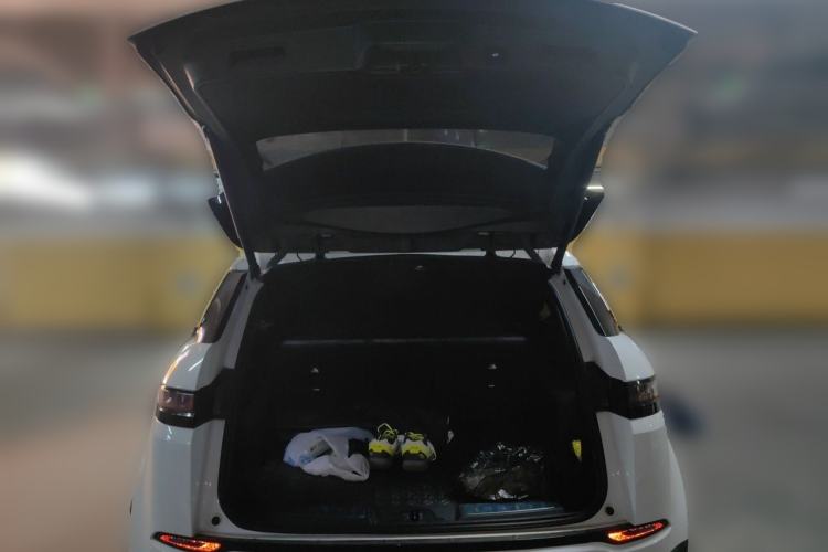 Used Land Rover Range Evoque 2020 249 PS R-DYNAMIC SE Sport Technology Edition Trunk