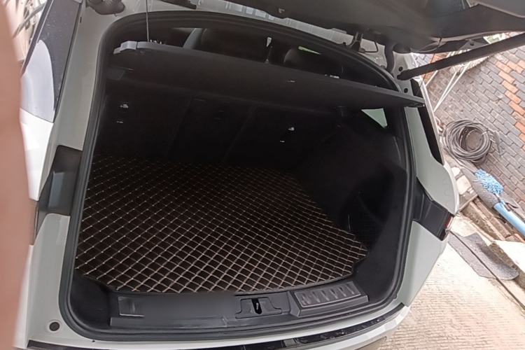 Used Land Rover Range Evoque 2020 249 PS R-DYNAMIC S Sport Edition Trunk