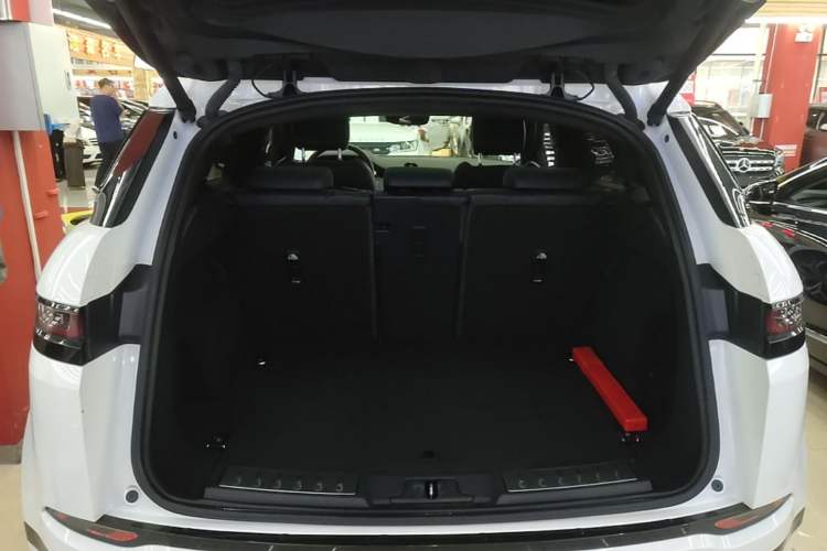Used Land Rover Range Evoque 2020 249 PS R-DYNAMIC S Sport Edition Trunk
