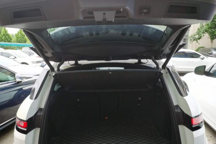 Used Land Rover Range Evoque 2020 249 PS R-DYNAMIC S Sport Edition Trunk
