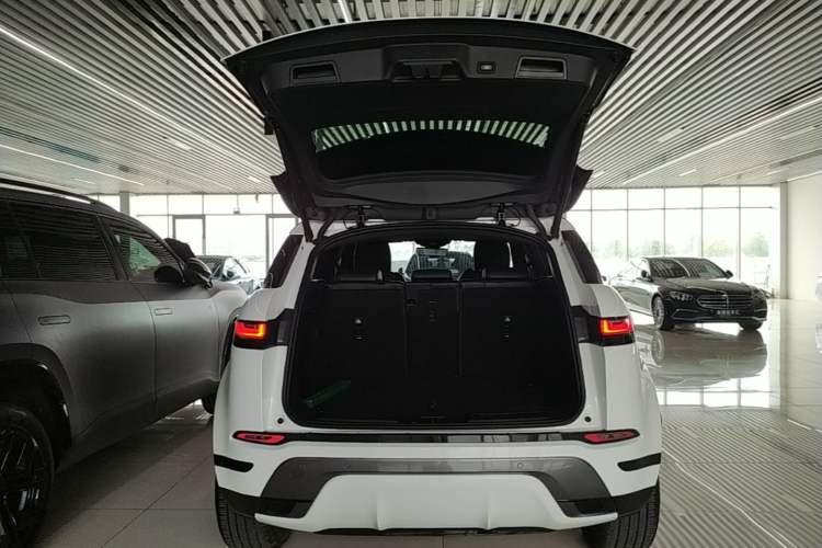Used Land Rover Range Evoque 2020 249 PS R-DYNAMIC SE Sport Technology Edition Trunk