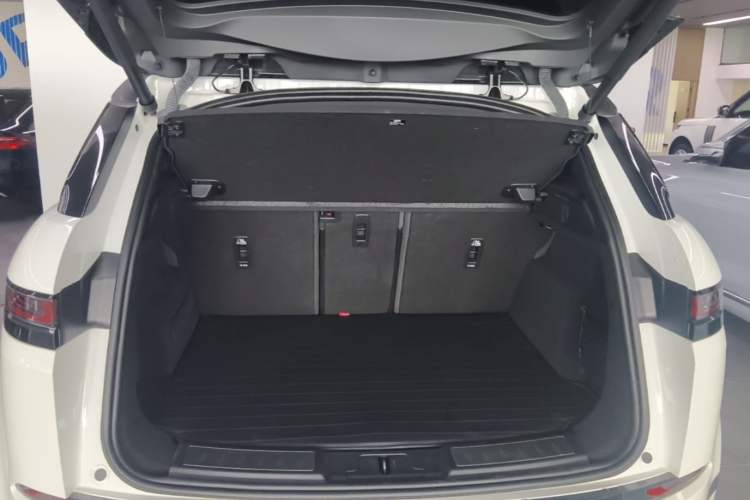 Used Land Rover Range Evoque 2020 249 PS R-DYNAMIC S Blackened Sport Technology Edition Trunk
