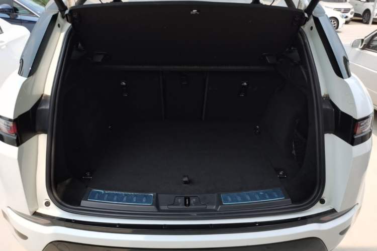 Used Land Rover Range Evoque 2020 249 PS R-DYNAMIC S Black Edition Sport Version Trunk