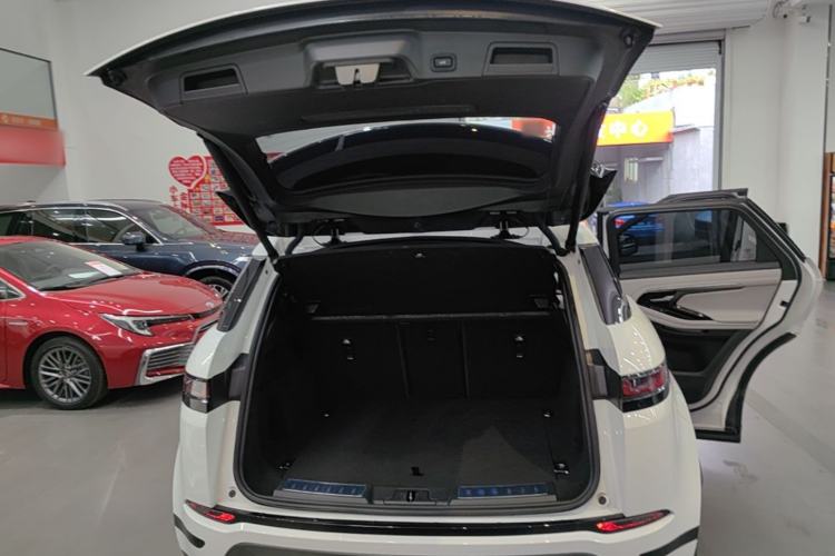 Used Land Rover Range Evoque 2020 249 PS R-DYNAMIC SE Sport Technology Edition Trunk
