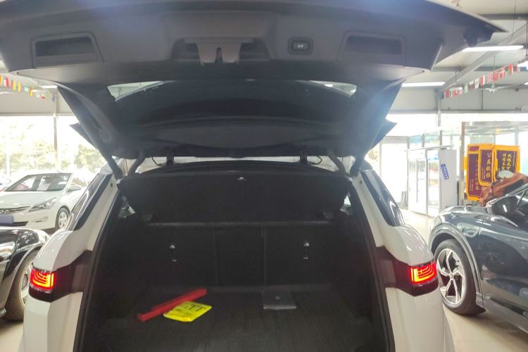 Used Land Rover Range Evoque 2020 249 PS R-DYNAMIC S Blackened Sport Technology Edition Trunk
