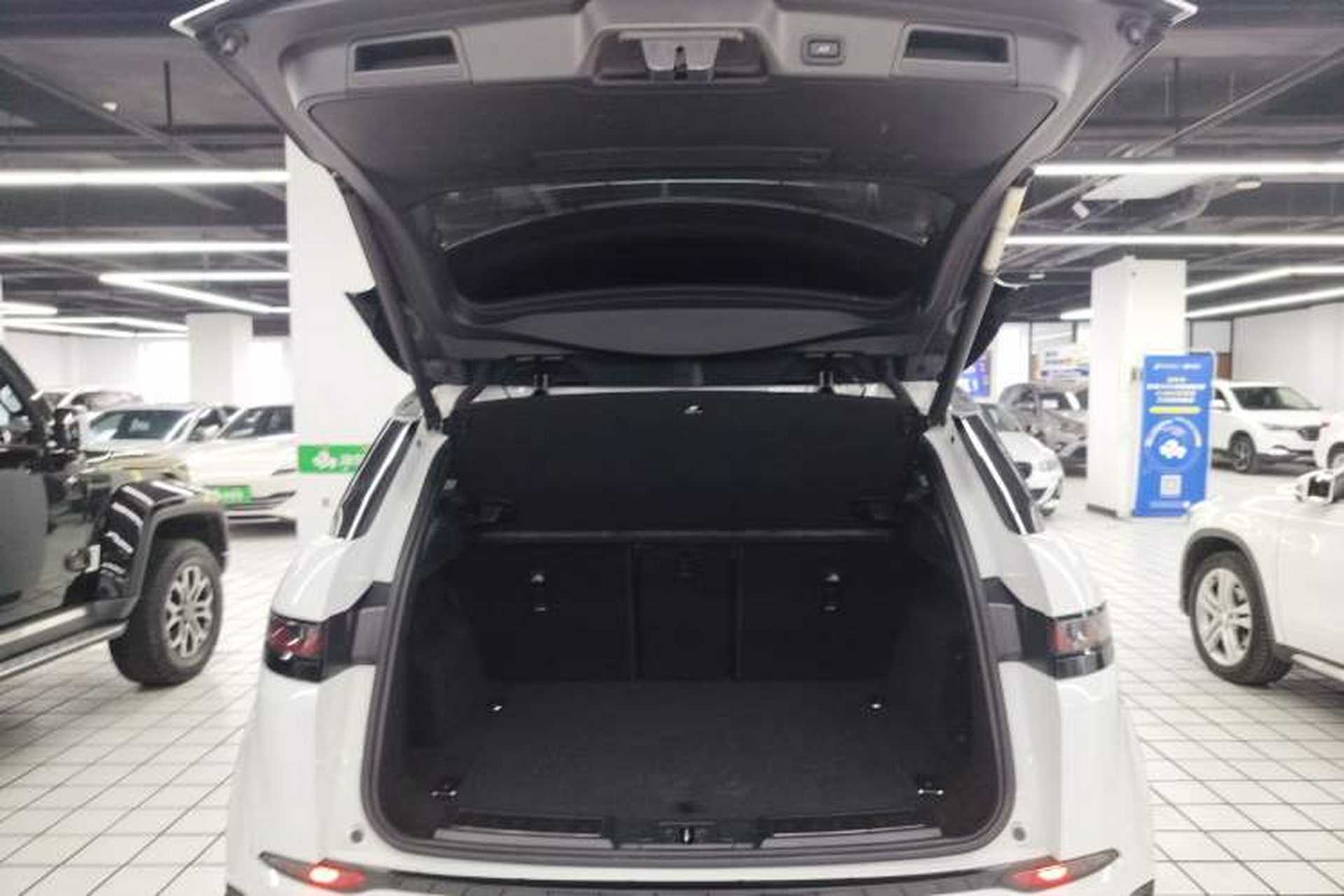 Used Land Rover Range Evoque 2020 249 PS R-DYNAMIC S Black Edition Sport Version Trunk