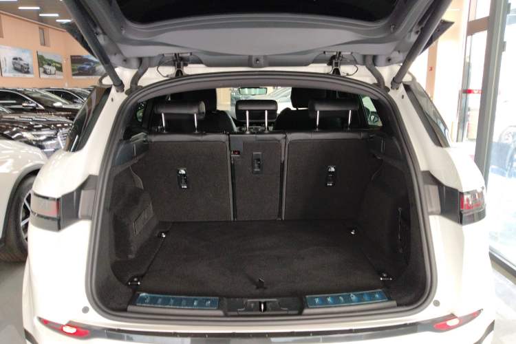 Used Land Rover Range Evoque 2020 249 PS R-DYNAMIC S Sport Edition Trunk