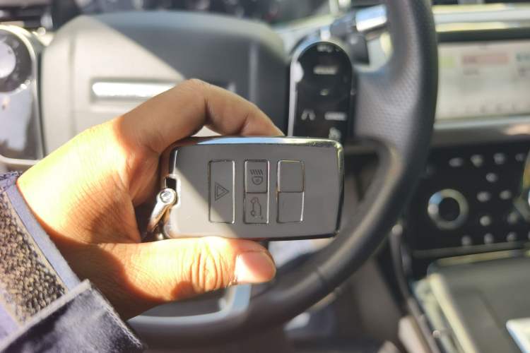 Used Land Rover Range Evoque 2020 249 PS R-DYNAMIC S Sport Edition Vehicle Key