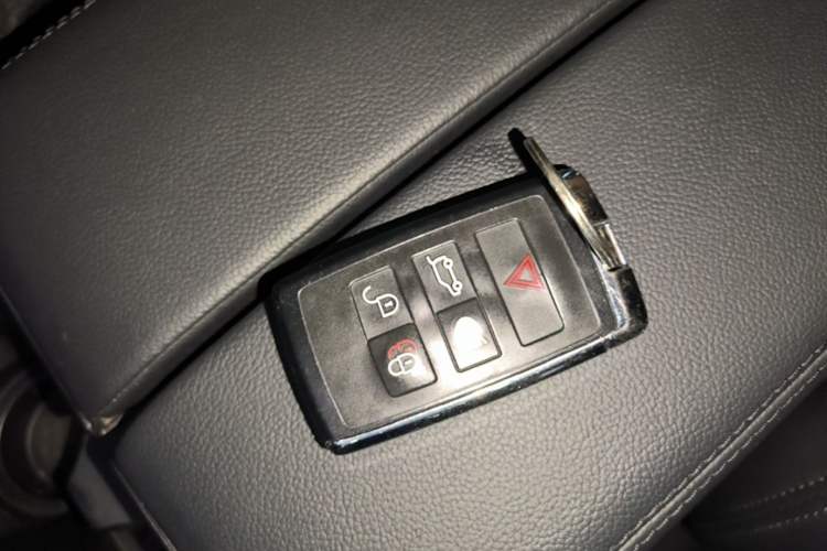 Used Land Rover Range Evoque 2020 249 PS R-DYNAMIC S Sport Edition Vehicle Key