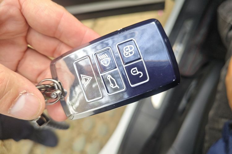 Used Land Rover Range Evoque 2020 249 PS R-DYNAMIC SE Sport Technology Edition Vehicle Key