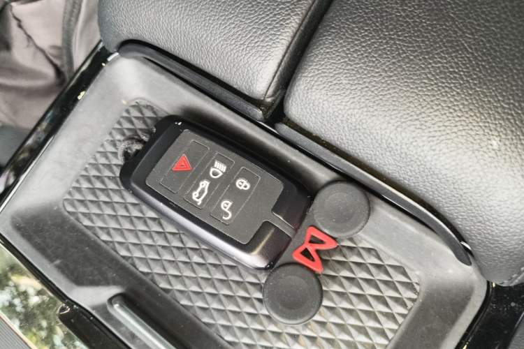 Used Land Rover Range Evoque 2020 249 PS R-DYNAMIC SE Sport Technology Edition Vehicle Key