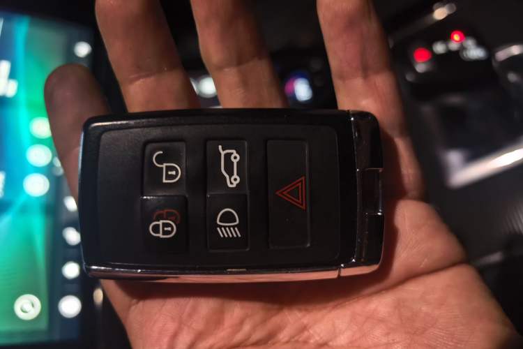 Used Land Rover Range Evoque 2020 249 PS R-DYNAMIC SE Sport Technology Edition Vehicle Key