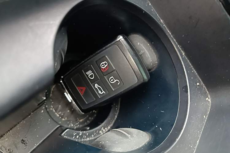 Used Land Rover Range Evoque 2020 249 PS R-DYNAMIC SE Sport Technology Edition Vehicle Key