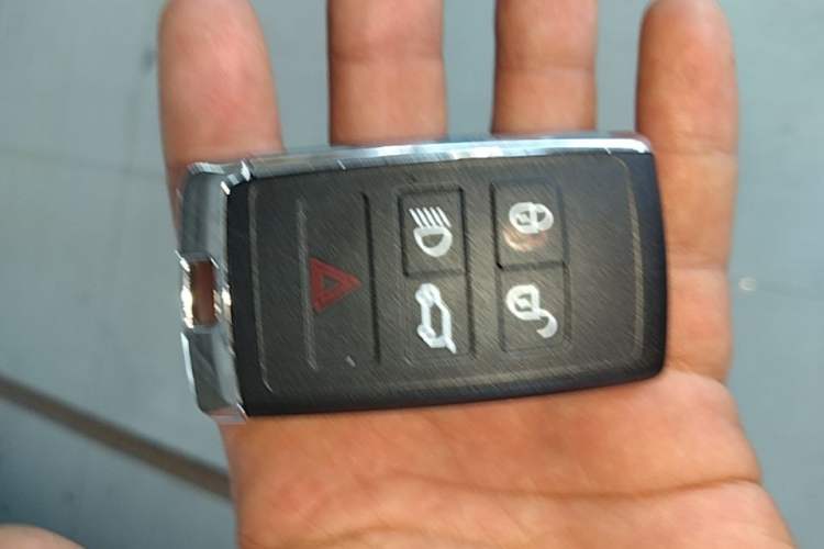 Used Land Rover Range Evoque 2020 249 PS R-DYNAMIC SE Sport Technology Edition Vehicle Key