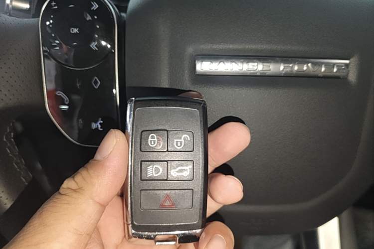 Used Land Rover Range Evoque 2020 249 PS R-DYNAMIC S Black Edition Sport Version Vehicle Key
