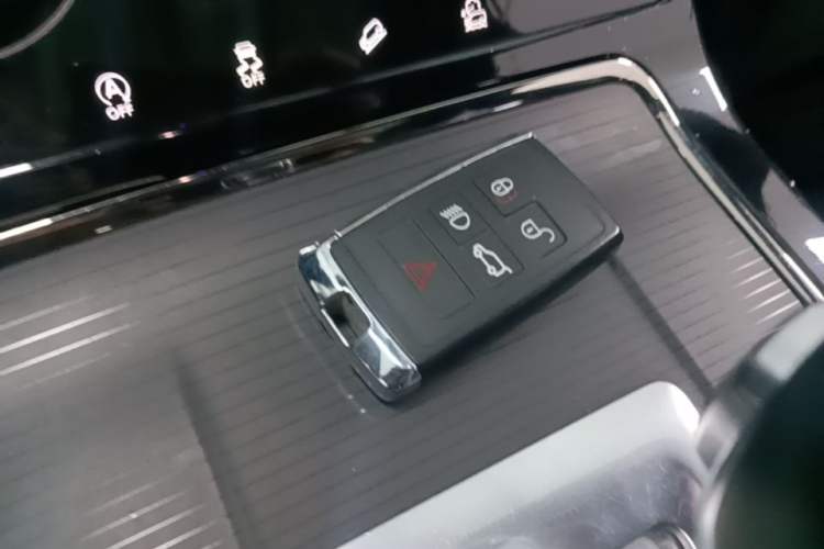 Used Land Rover Range Evoque 2020 249 PS R-DYNAMIC S Sport Edition Vehicle Key