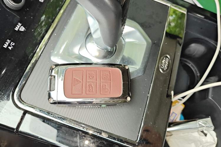 Used Land Rover Range Evoque 2020 249 PS R-DYNAMIC SE Sport Technology Edition Vehicle Key