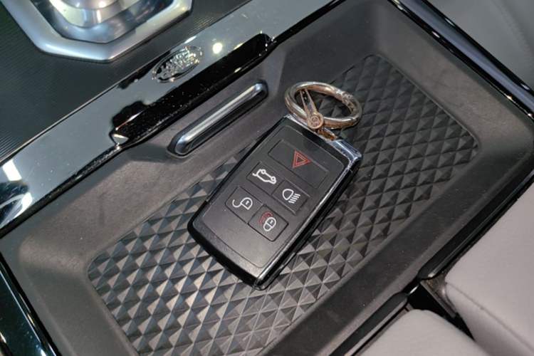 Used Land Rover Range Evoque 2020 249 PS R-DYNAMIC SE Sport Technology Edition Vehicle Key