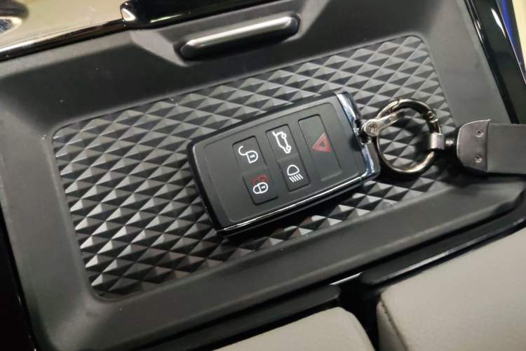 Used Land Rover Range Evoque 2020 249 PS R-DYNAMIC S Blackened Sport Technology Edition Vehicle Key