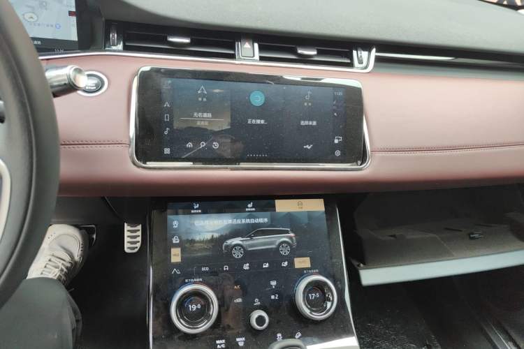 Used Land Rover Range Evoque 2021 Range Rover Velar 249 PS R-Dynamic S Performance Edition Audio And AC Panel