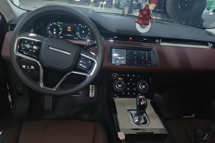 Used Land Rover Range Evoque 2021 Range Rover L 249 PS R-Dynamic SE Luxury Edition Center Console