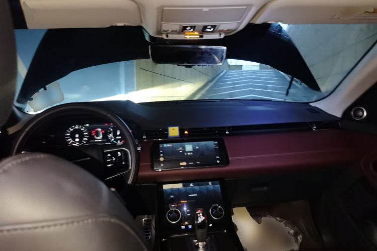 Used Land Rover Range Evoque 2021 Range Rover Velar L 249PS R-Dynamic First Edition Center Console