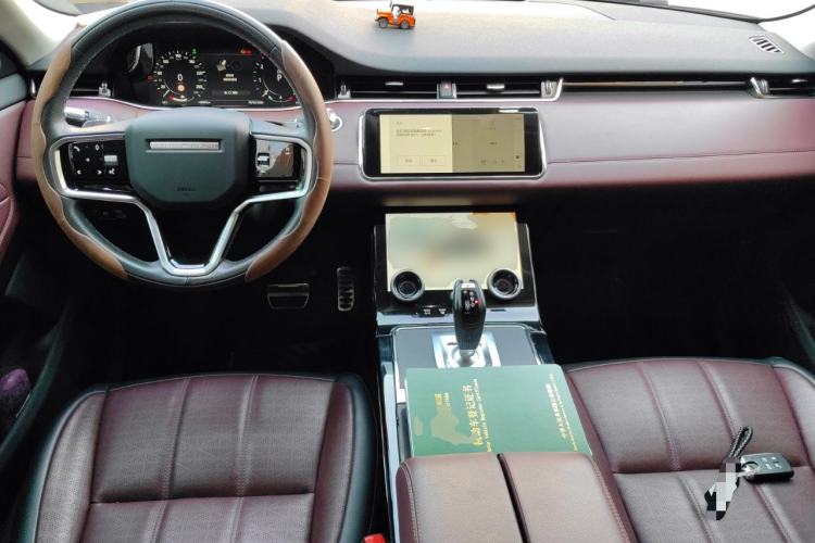 Used Land Rover Range Evoque 2021 Range Rover Velar L 249PS R-Dynamic First Edition Center Console