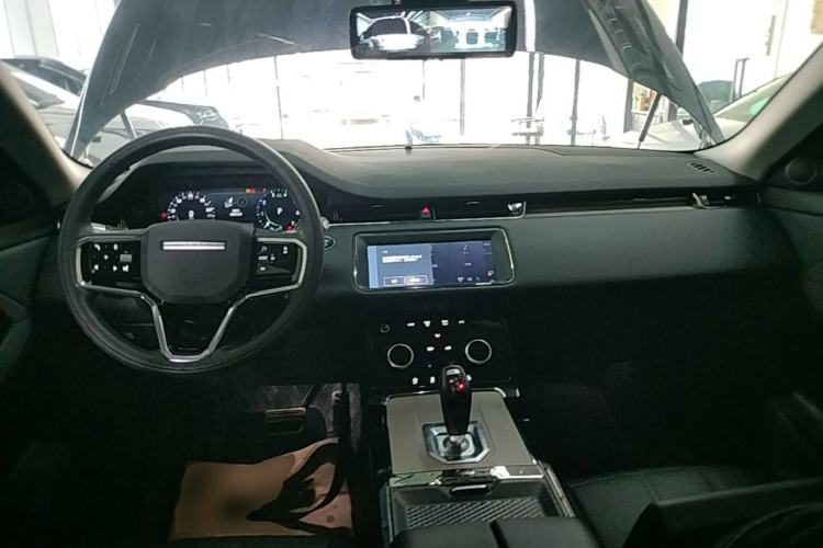 Used Land Rover Range Evoque 2021 Range Rover Velar 249 PS R-Dynamic HSE Luxury Edition Center Console