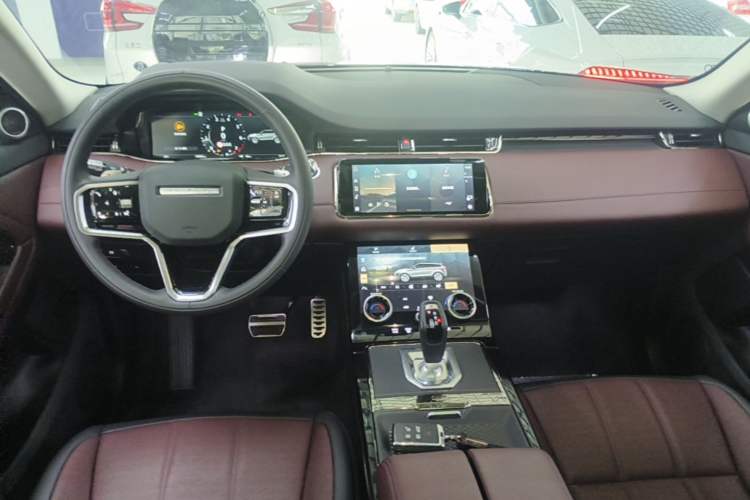 Used Land Rover Range Evoque 2021 Range Rover Velar L 249PS R-Dynamic First Edition Center Console