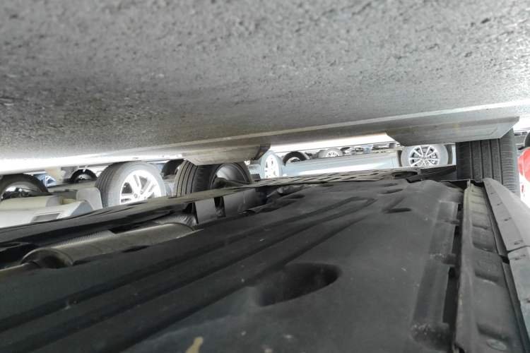 Used Land Rover Range Evoque 2021 Range Rover Velar L 249PS R-Dynamic First Edition Chassis Rear Left