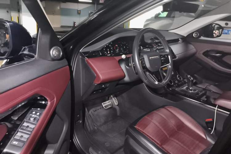 Used Land Rover Range Evoque 2021 Range Rover Velar L 249PS R-Dynamic First Edition Driver Seat