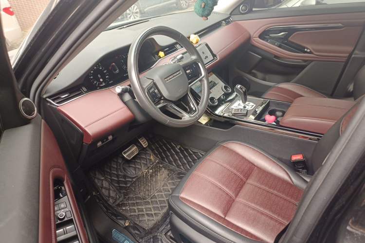 Used Land Rover Range Evoque 2021 Range Rover Velar L 249PS R-Dynamic First Edition Driver Seat