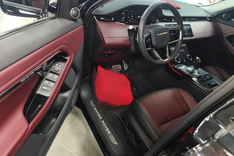 Used Land Rover Range Evoque 2021 Range Rover Velar 249 PS R-Dynamic HSE Luxury Edition Driver Seat